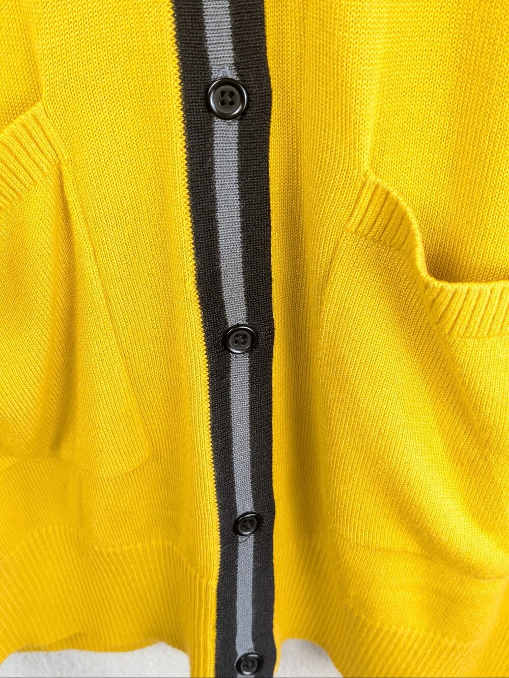 NWOT Harry Potter Hufflepuff Tunic Cardigan 2X Patch Embroidery Yellow Gray - Picture 3 of 7